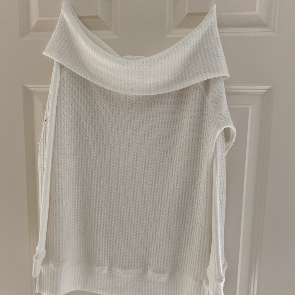 Off the shoulder long sleeve shirt
